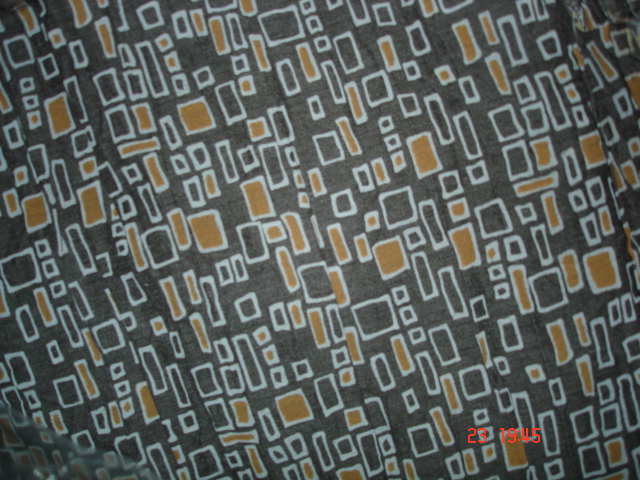 tissu froissé motif caramel/fond gris 3x1,35m(AS39).