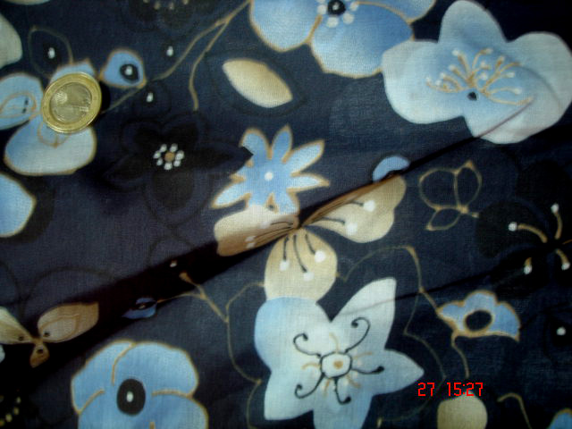 voile de coton fleuri/bleu nuit vendu au m(BA187)