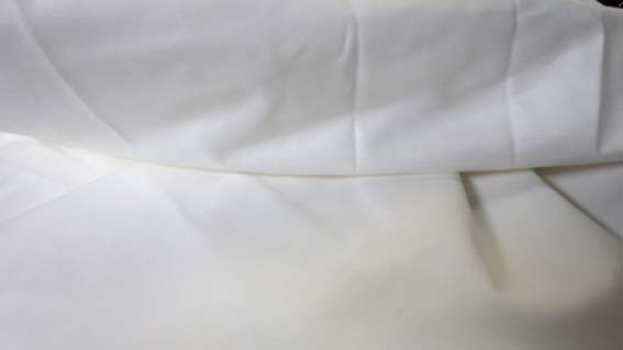 Coton blanc/satiné 4x2.3m(Vp291)